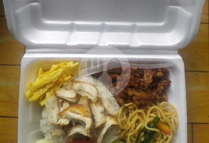 Nasi Uduk Selera Putra 1: The Evening Feast That Whets Your Appetite in Cilacap's Heart